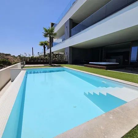 Finisterra Deluxe * Αλμπουφέιρα