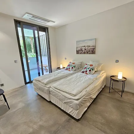 Finisterra Deluxe * Αλμπουφέιρα