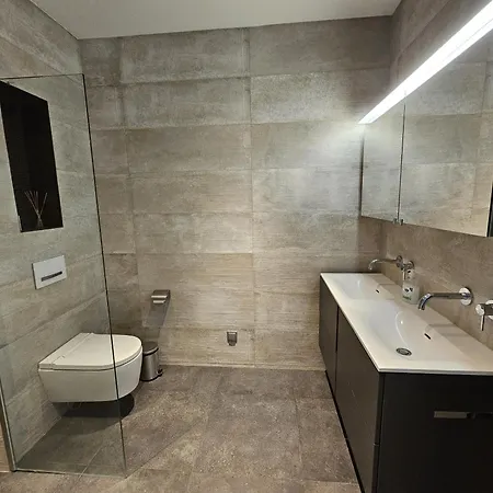 Finisterra Deluxe Αλμπουφέιρα
